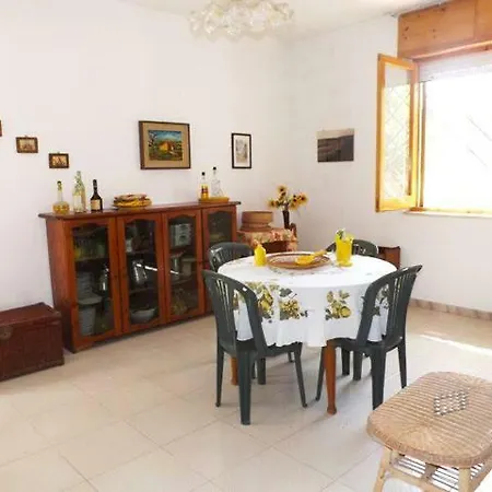 Lulla Apartment *